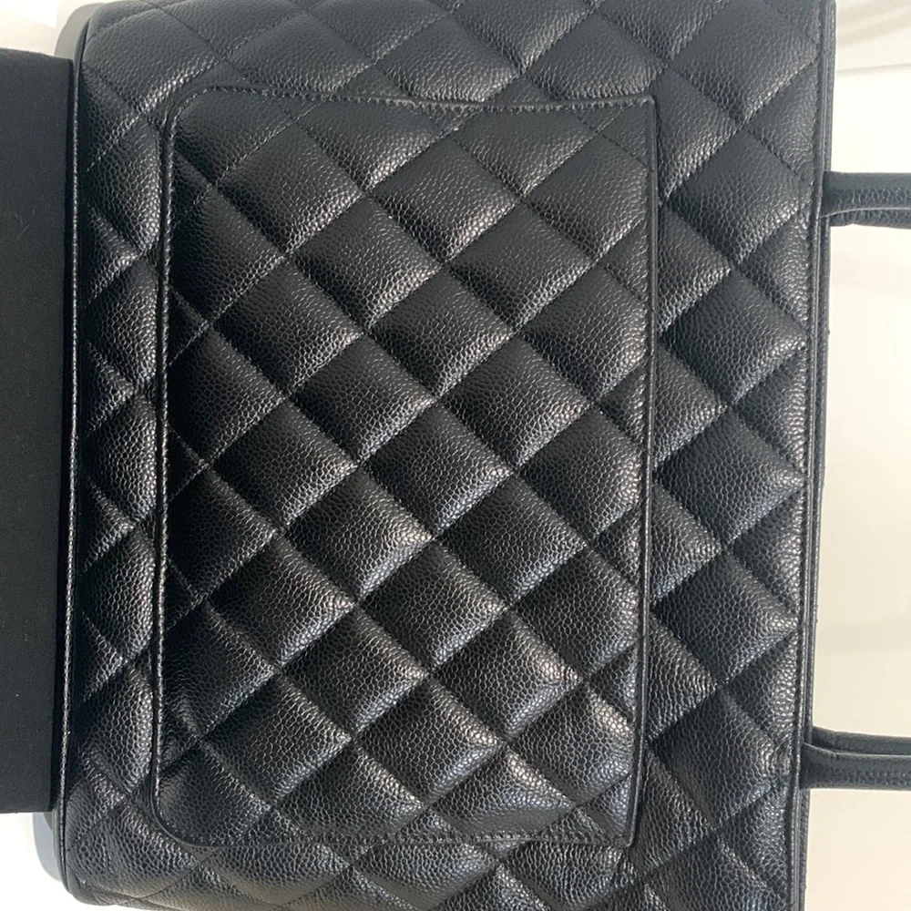 CHANEL Caviar Leather Black Quilted Silver Medallion Tote Bag Classic Luxury Y2K
